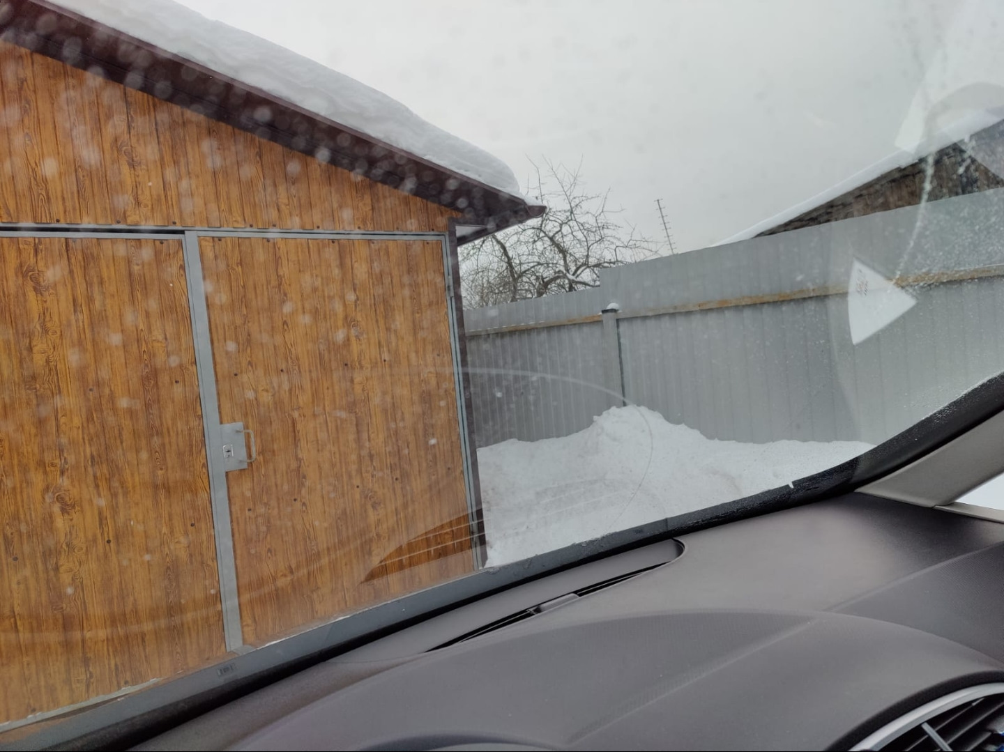 Удаление царапины с лобового стекла — SEAT Altea Freetrack, 2 л, 2012 ...