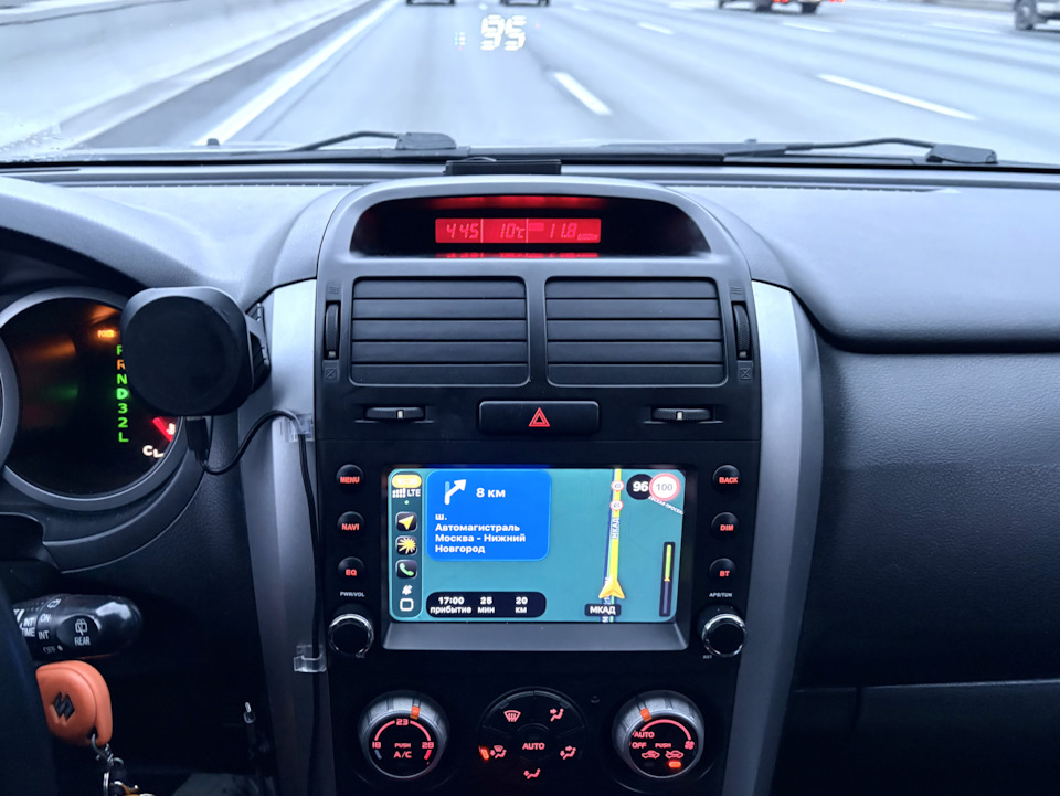 Всё ради этого. Сел в машину — сама включилась яМузыка и навигация — Suzuki Grand Vitara (2G)