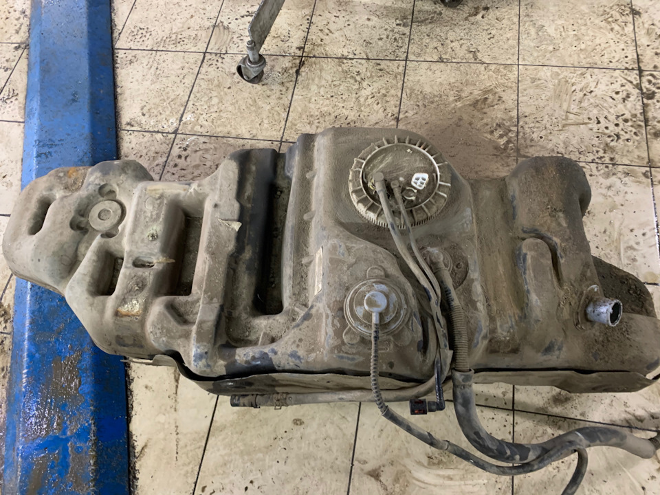 топливный бак land cruiser 200 — Toyota Land Cruiser 200
