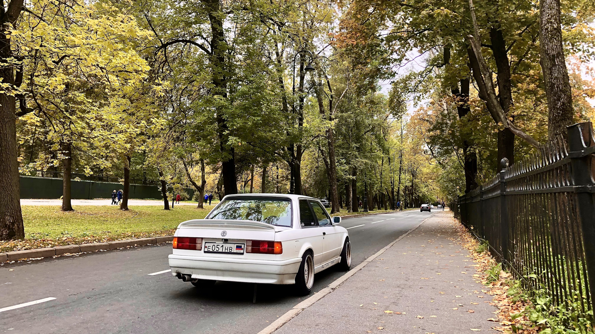 BMW 3 series (E30) 1.8 бензиновый 1984 | 318IS Белка на DRIVE2