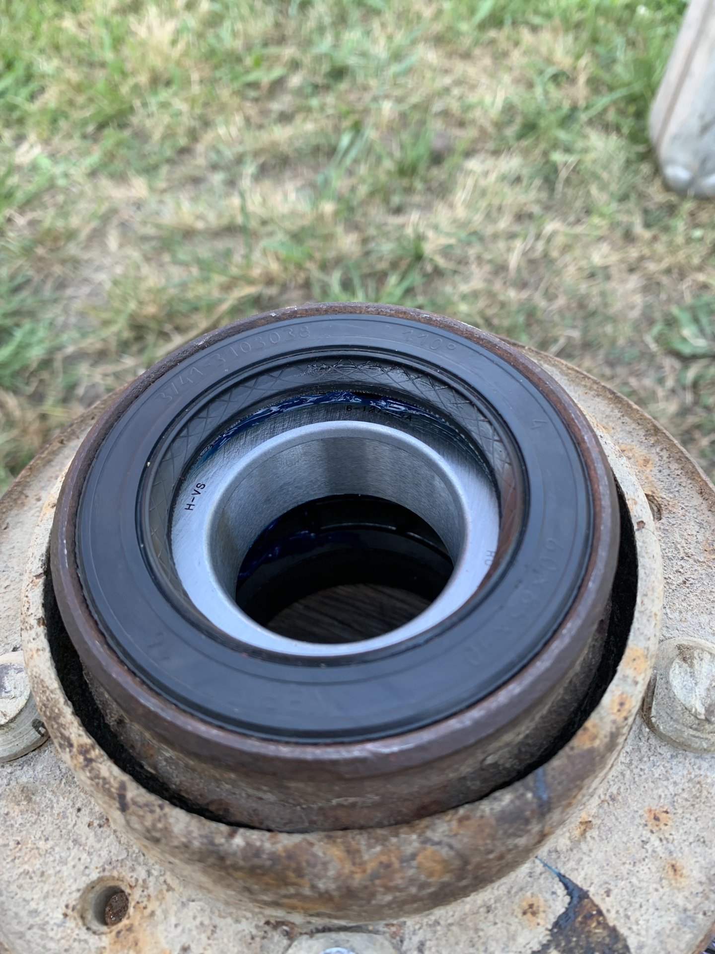 Замена ступичных подшипников, и левого шруса — УАЗ 31519, 2,9 л, 2004 ...