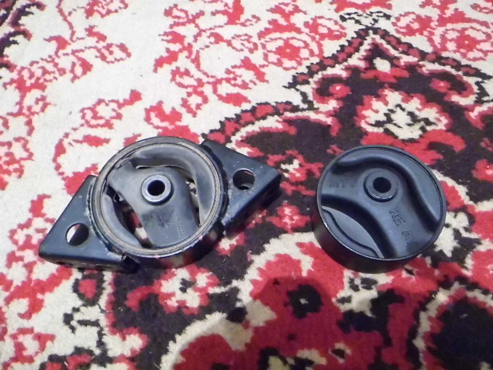 Замена подушек двигателя. — Nissan Avenir (2G), 2 л, 2002 года | своими ...