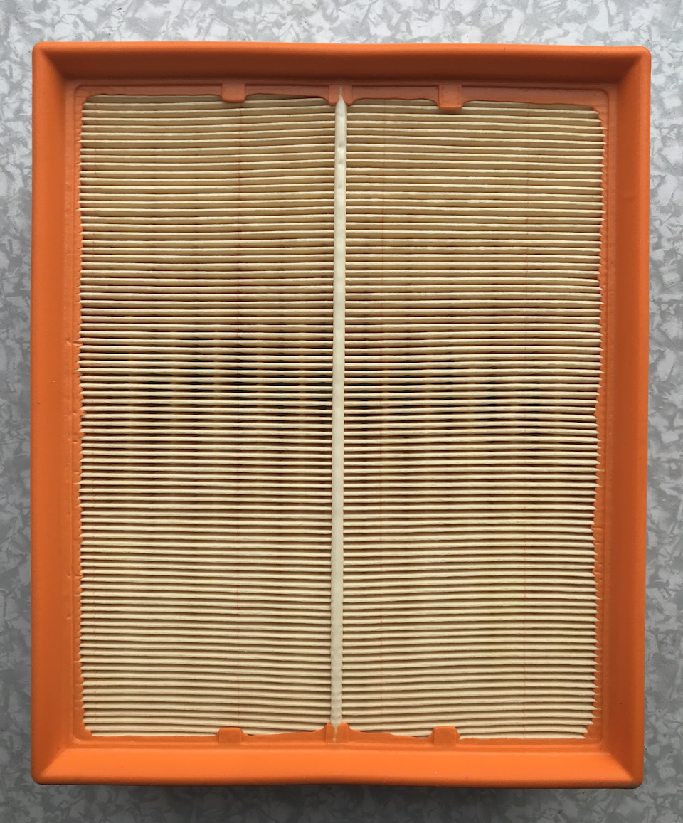 Встаёт в короб отлично, всегда беру такие по хорошей цене (на уровне аналогов) — проблем с установкой/обслуживаний нет. — Audi Allroad (C5)