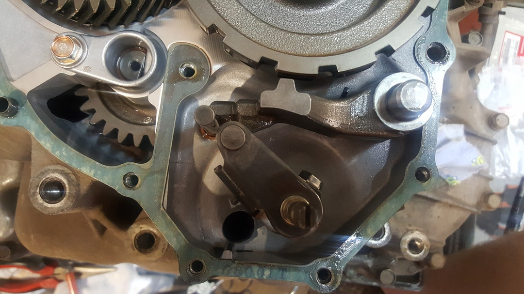 Датчик дождя, скорости, коленвала, топлива на Хонда Аккорд 7: где находятся