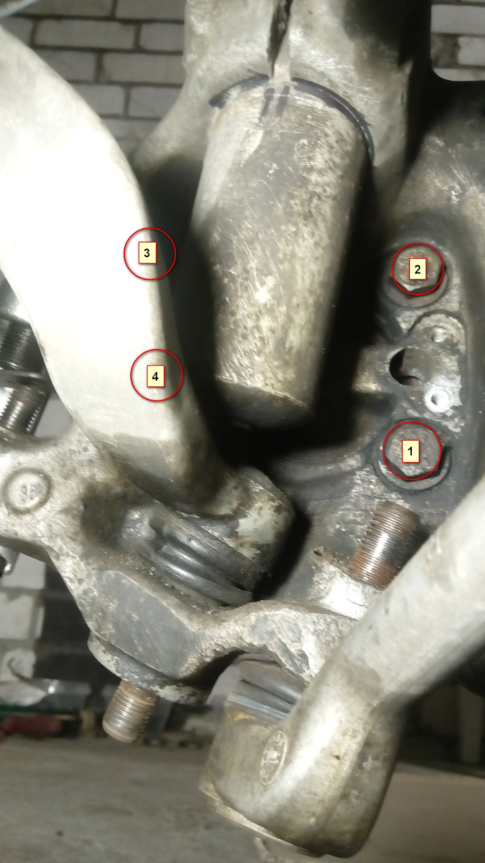 4-ый болт не вынуть — BMW 5 series (E39)