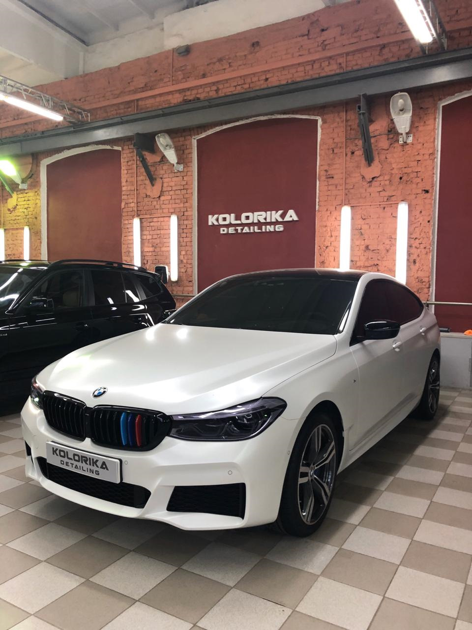 Gt detailing. BMW g30 черная крыша. BMW g30 белая с черной крышей. BMW 5 2017 черная крыша. БМВ 6 ф13 черная крыша.