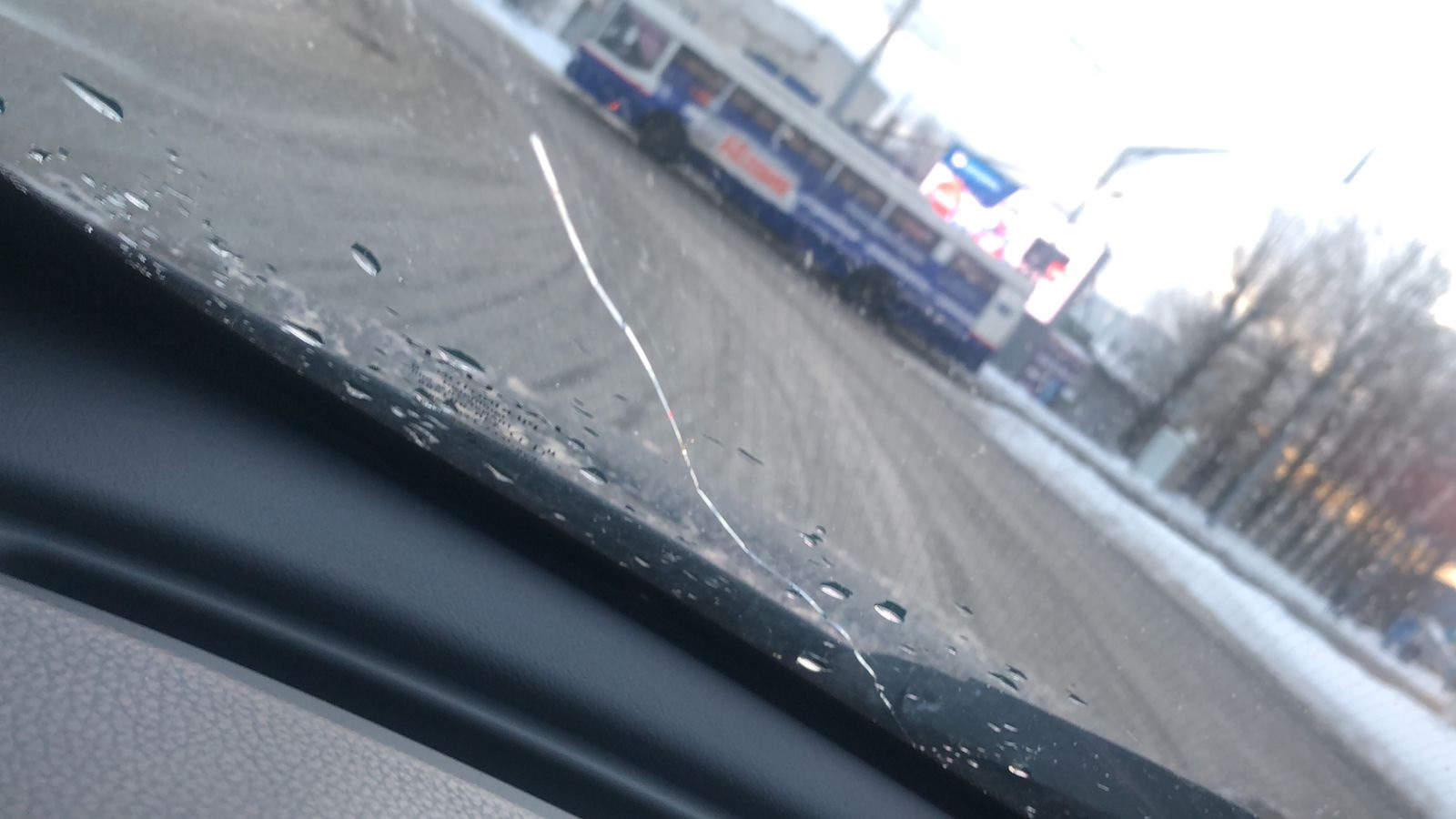 Трещина на лобовом стекле vs морозы ) — Jaguar XF (1G), 2 л, 2014 года ...