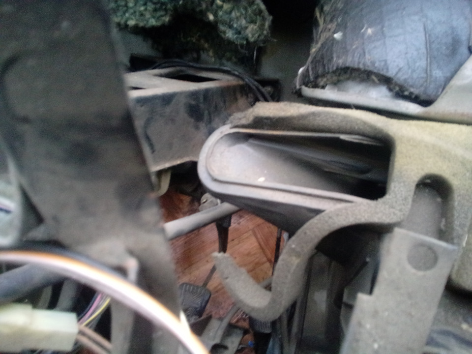 А может сюда? Тут его тоже не было. — Lada 2120 Надежда