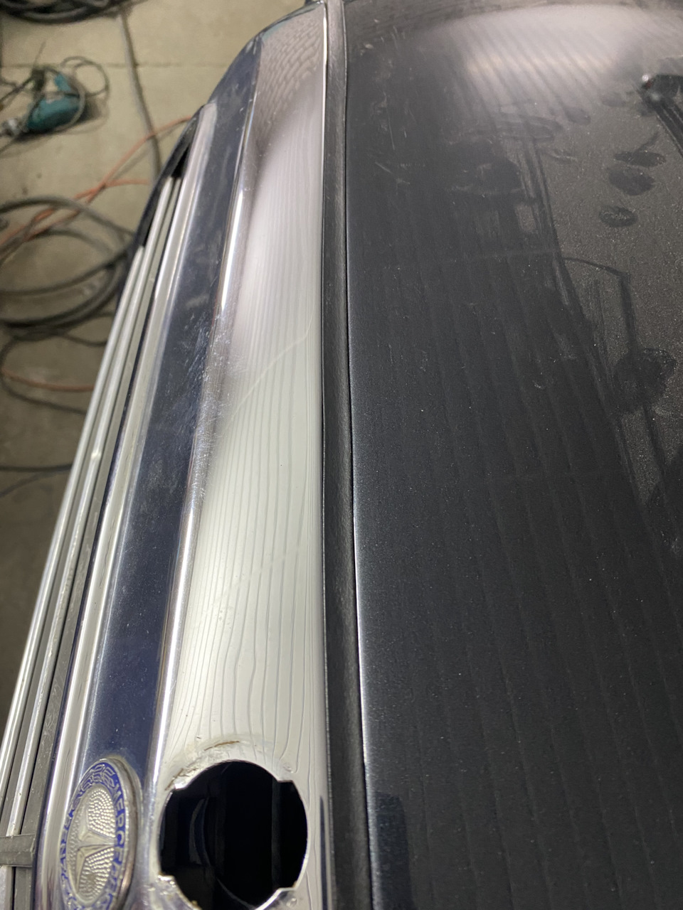 Резинка под решёткой радиатора — Mercedes-Benz E-Class (W124), 2,2 л ...