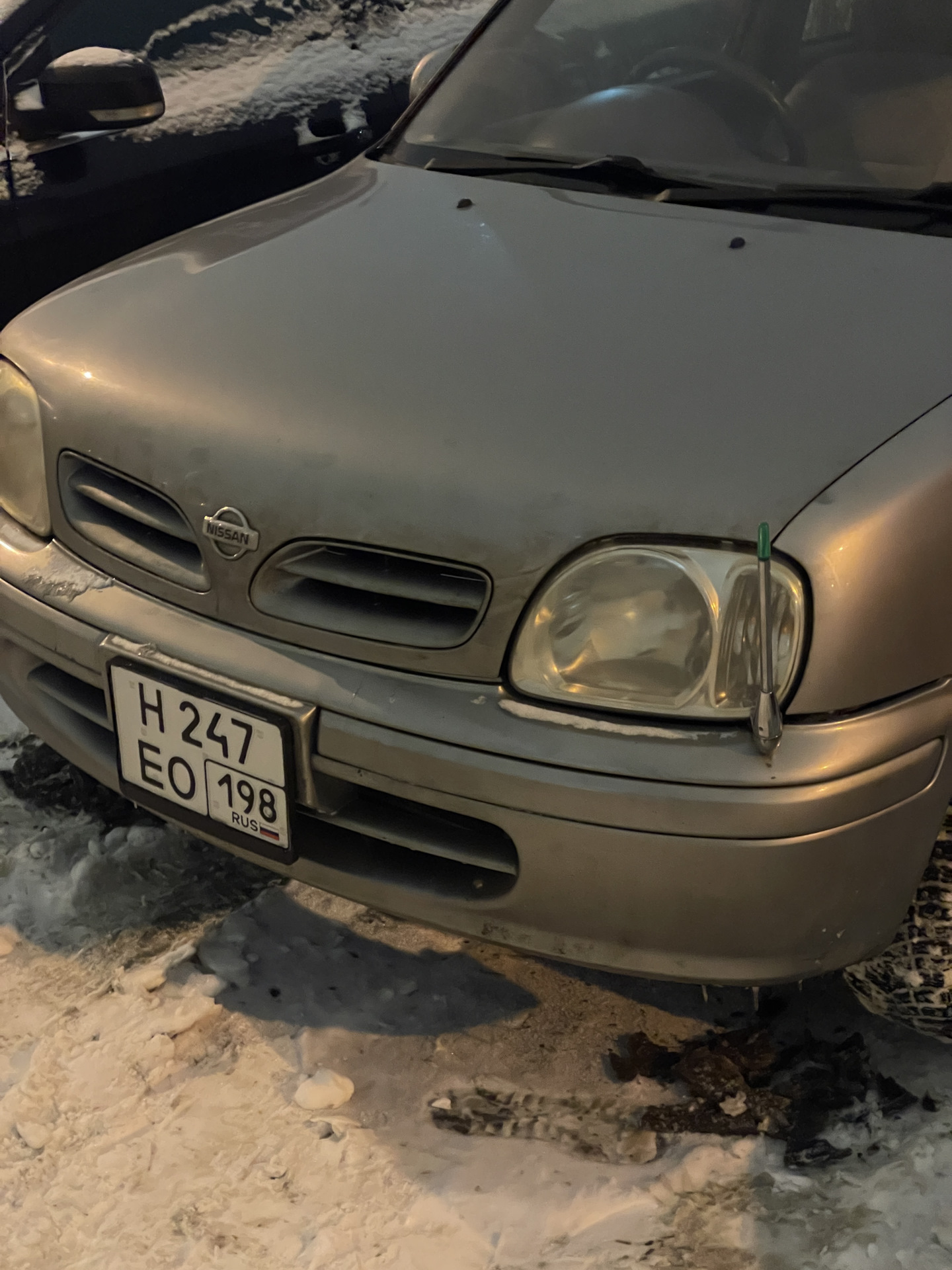 Габаритная антенна в бампер — Nissan March (K11), 1 л, 2001 года ...