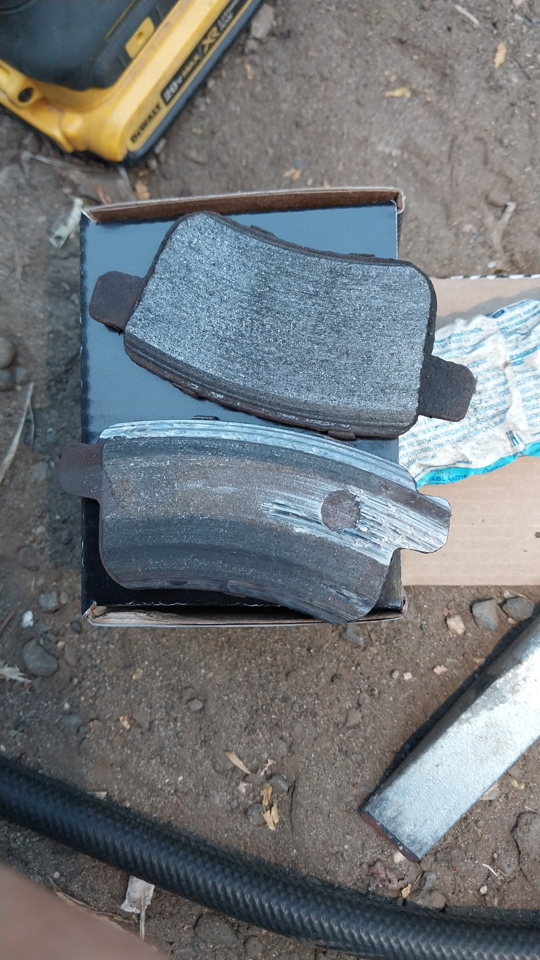 Неравномерный износ тормозных колодок — Renault Kangoo (2G), 1,6 л ...