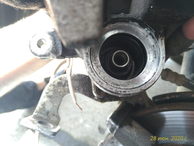 FAQ Замена задних колодок на corolla e160 - Toyota Corolla (160), 1,6 л, 2013 го