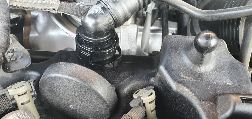 Вентиляция картерных газов и запотевание клапанной крышки — Volkswagen ...