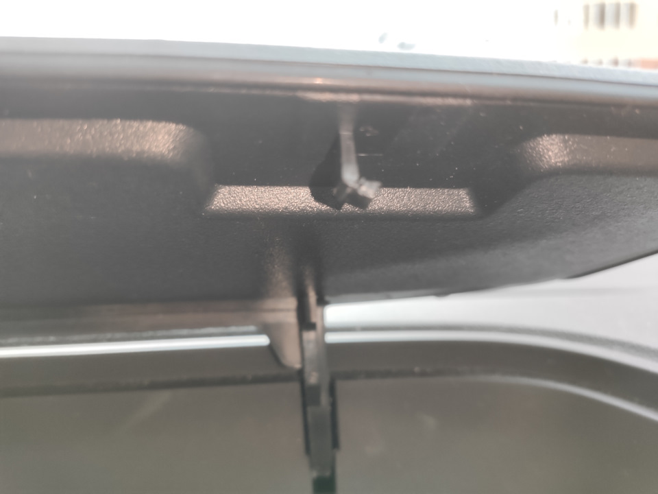 Сломался бардачок на торпеде — Ford Focus II Hatchback, 2 л., 2009 года ...