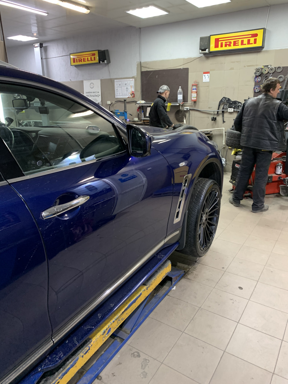 Огромные — Infiniti FX (2G)