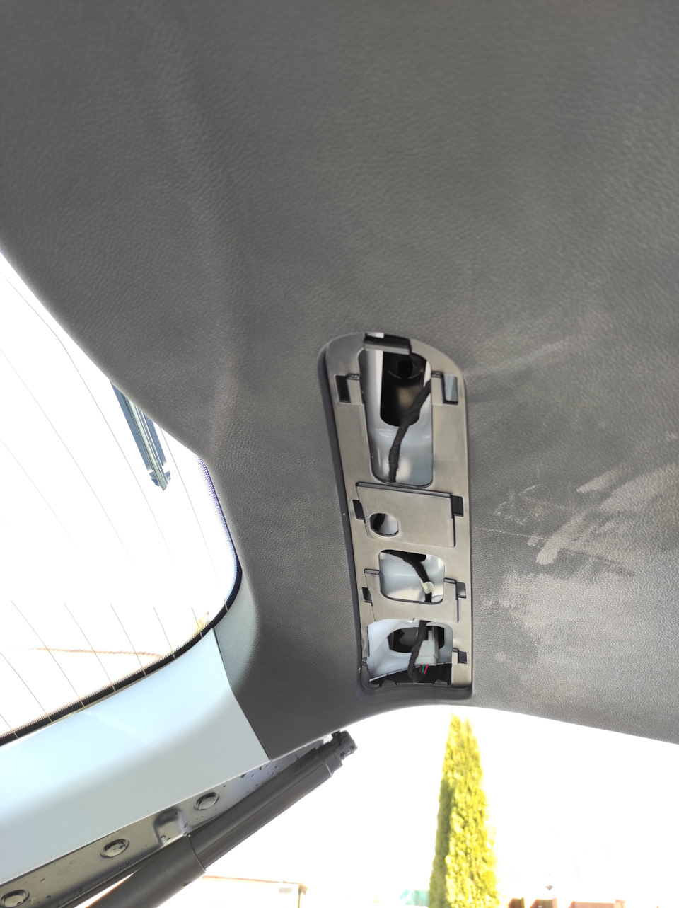 код краски chery tiggo 7 pro. 4OxghRXPCO4 f9jGEwU3yocMKH0 960. код краски chery tiggo 7 pro фото. код краски chery tiggo 7 pro-4OxghRXPCO4 f9jGEwU3yocMKH0 960. картинка код краски chery tiggo 7 pro. картинка 4OxghRXPCO4 f9jGEwU3yocMKH0 960. Интересную особенность расцветки моего автомобиля, я заметил еще в салоне при покупке. Краска не металлик, я не увидел блестящих вкраплений, но в зависимости от освещения, машина бывает от лазурного (зеленого, именно по ЭПТС у меня цвет — зеленый) — до бирюзового цвета(ближе к светло голубому). И зависит это от погоды, стоит машина в тени или на солнце. Я подозреваю, что цвет краски меняется от количества ультрафиолета (т.е солнечных лучей). Вот такой фокус.)