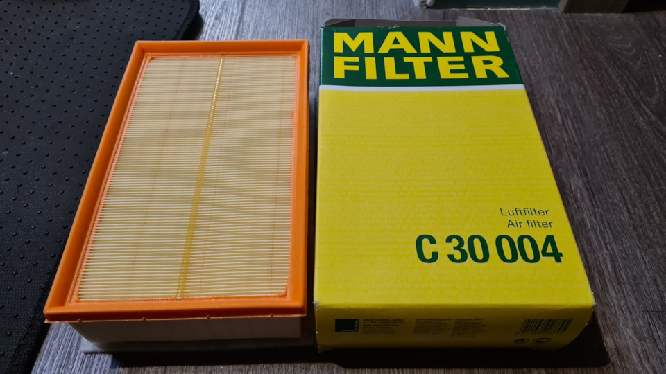 Воздушный фильтр тигуан 2.0. Воздушный фильтр Фольксваген а 21 3 3. C30004 Mann.