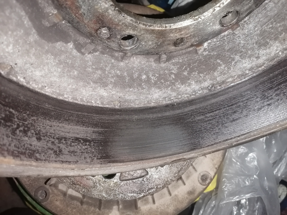 Правый — Lada 4x4 3D