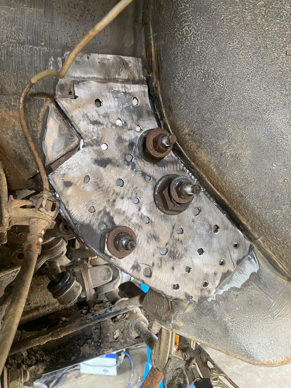 Усиление лонжерона — Lada 2123, 1,9 л, 2004 года | своими руками | DRIVE2