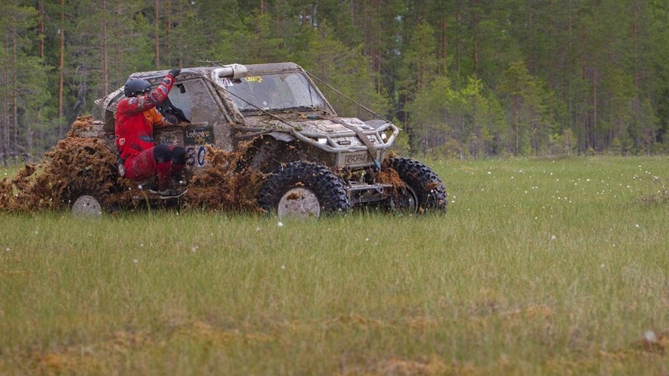 Suzuki Samurai трофи