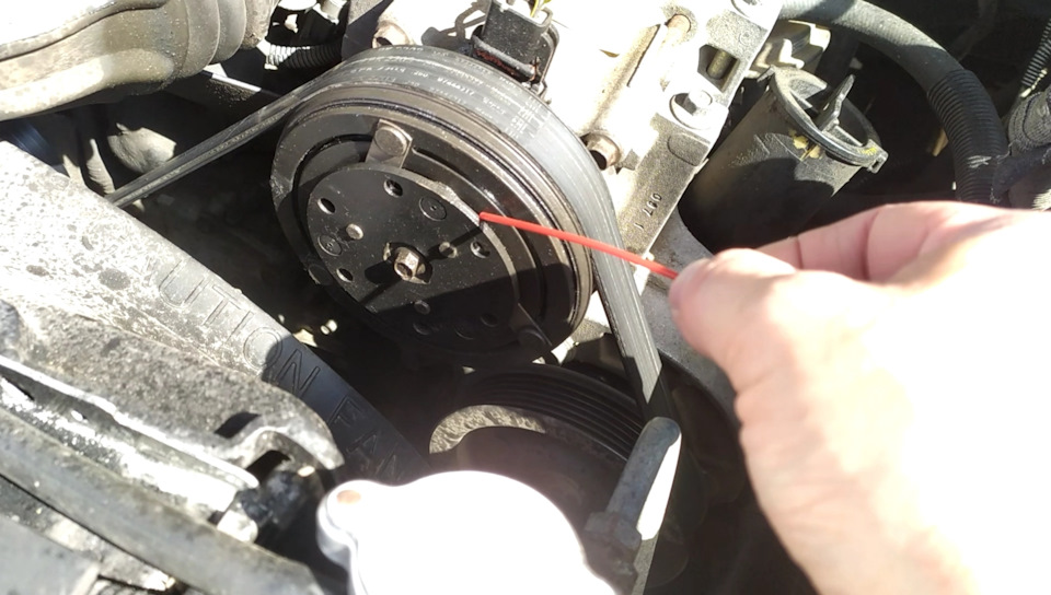 Чистка муфты компрессора кондиционера — Ford Explorer (2G), 4 л, 1995 ...