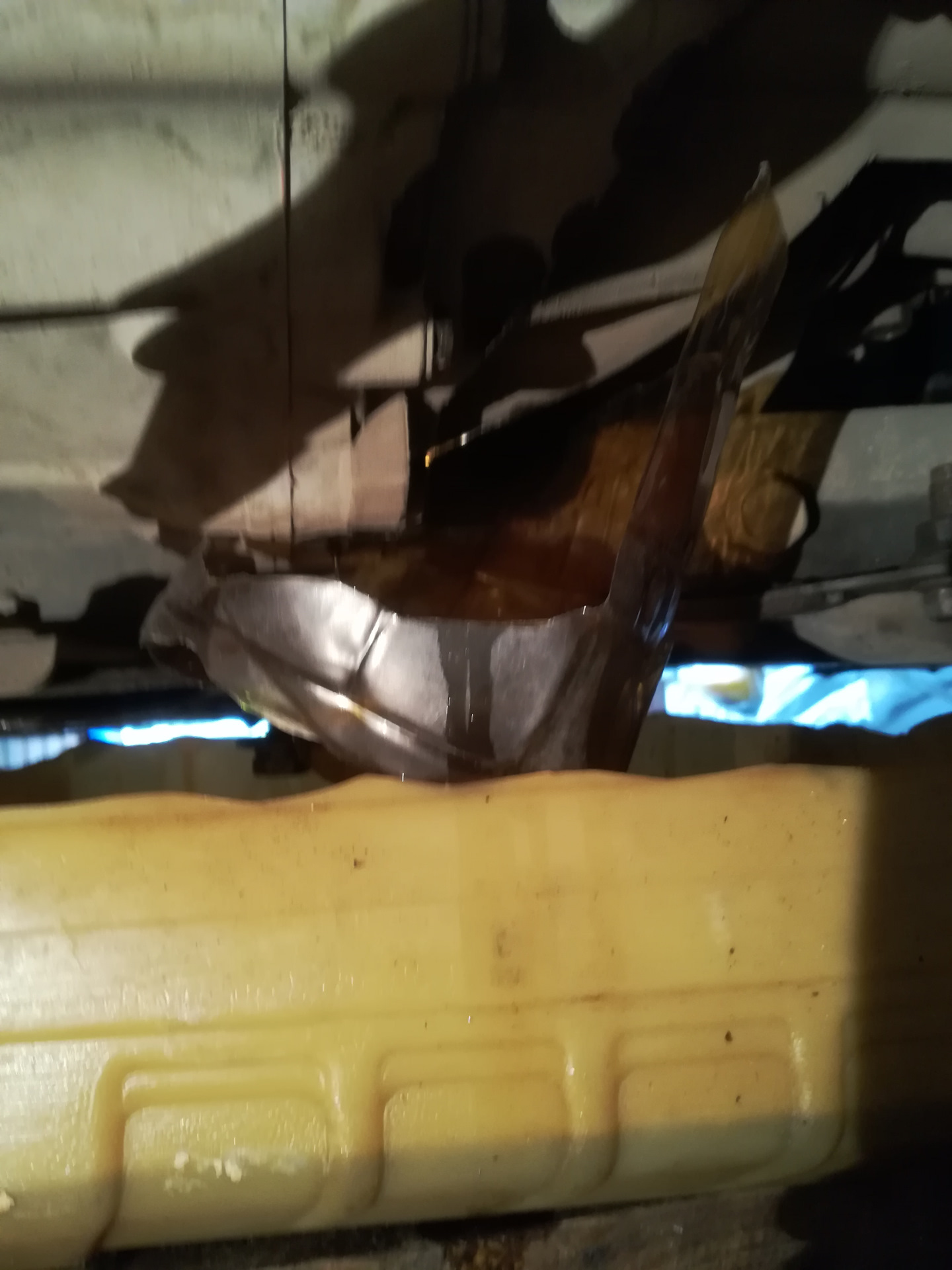 Замена масла в коробке передач робот. — Toyota Corolla (140/150), 1,6 л ...