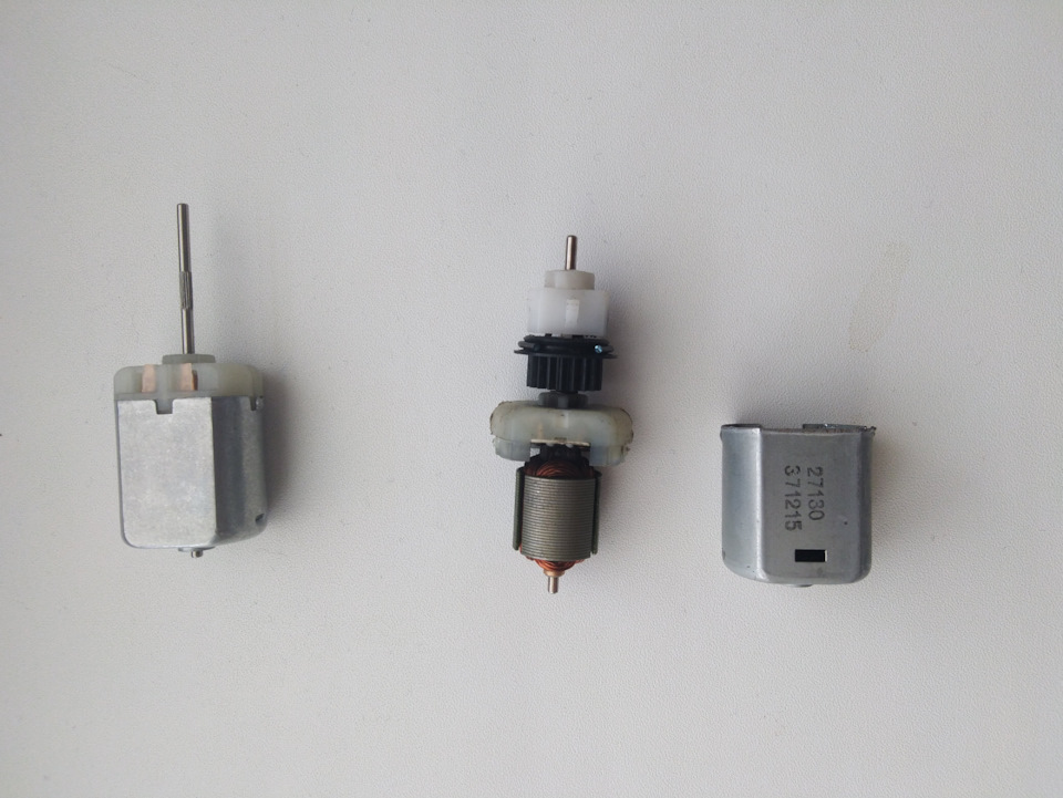 КАК СНЯТЬ ШЕСТЕРНЮ С МОТОРЧИКА ЦЕЕТРЗАМКА? — Nissan Maxima QX (A32), 2 ...