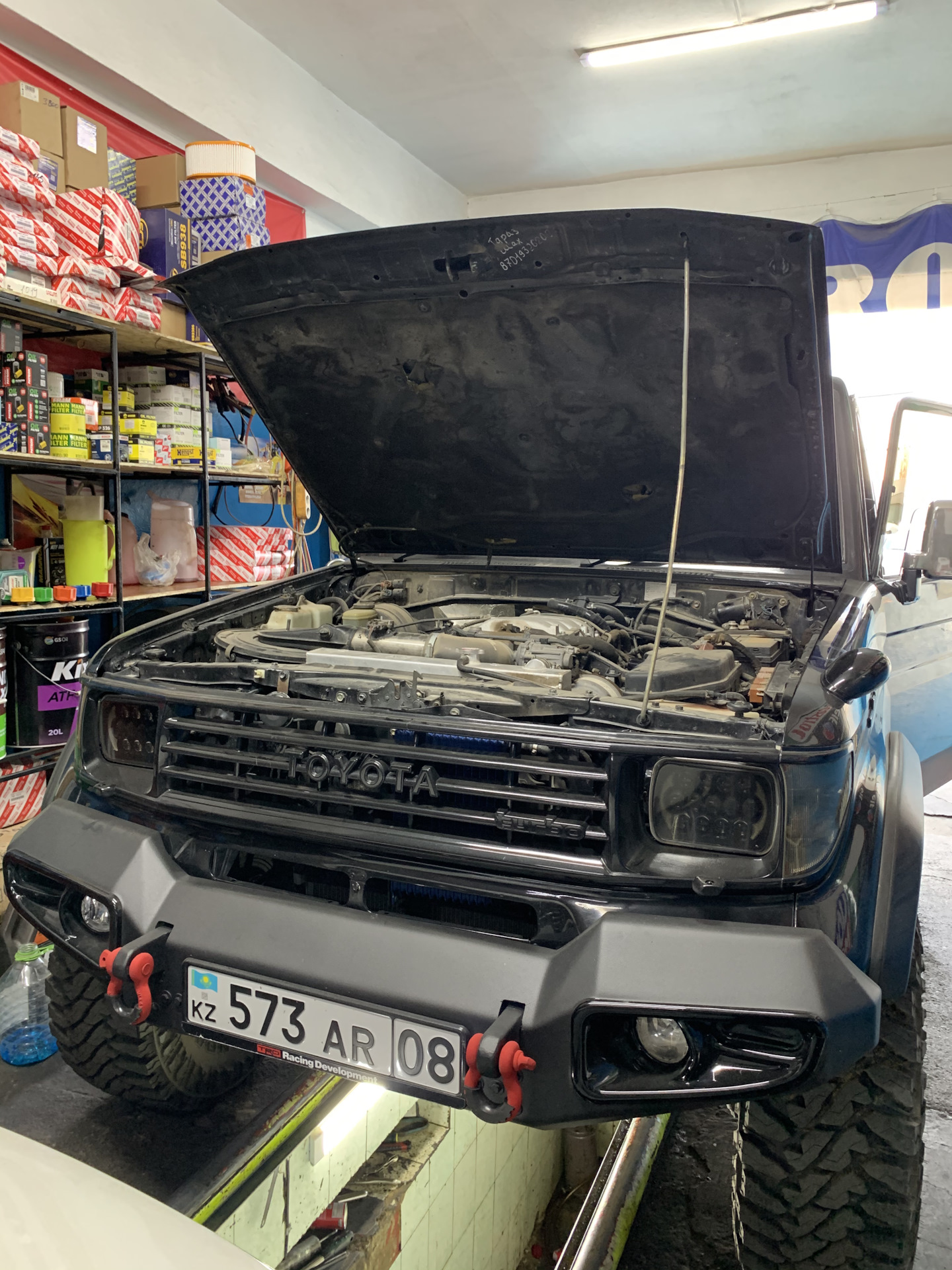 Плановая замена масла Toyota 5w-30 — Toyota Land Cruiser Prado 70 ...