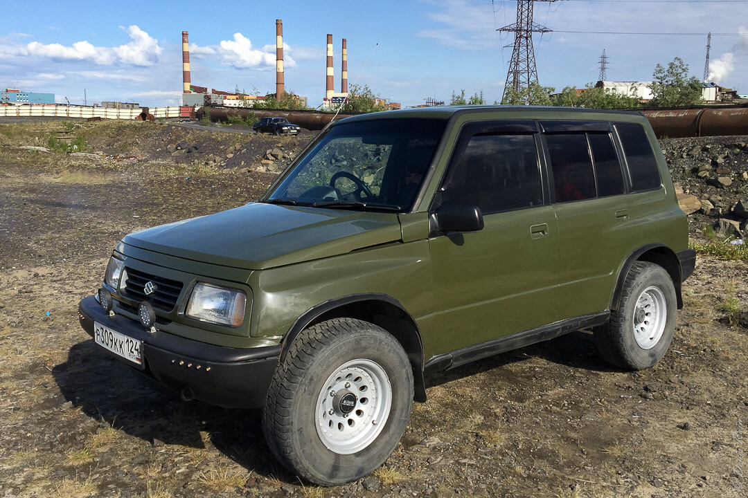 Сузуки эскудо 1 поколение. Сузуки эскудо 1 поколение в рапторе. Suzuki Escudo зеленый. Suzuki Escudo Tuning. Сузуки эскудо 1 поколения 3 двери салон.