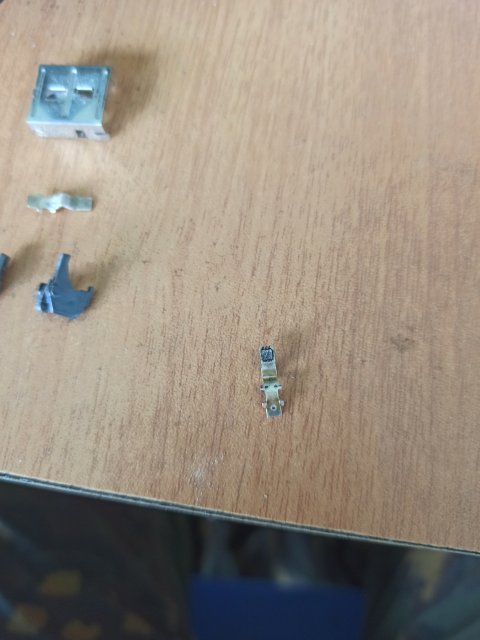 Неисправность стеклоподъемника — Nissan Note (1G), 1,4 л, 2007 года ...