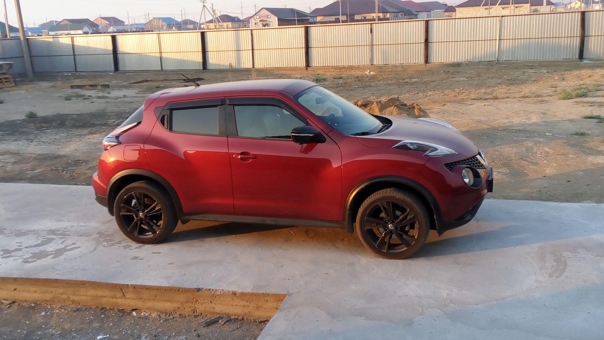 Nissan Juke (1G) 1.6 бензиновый 2014 | Красный Жук на DRIVE2