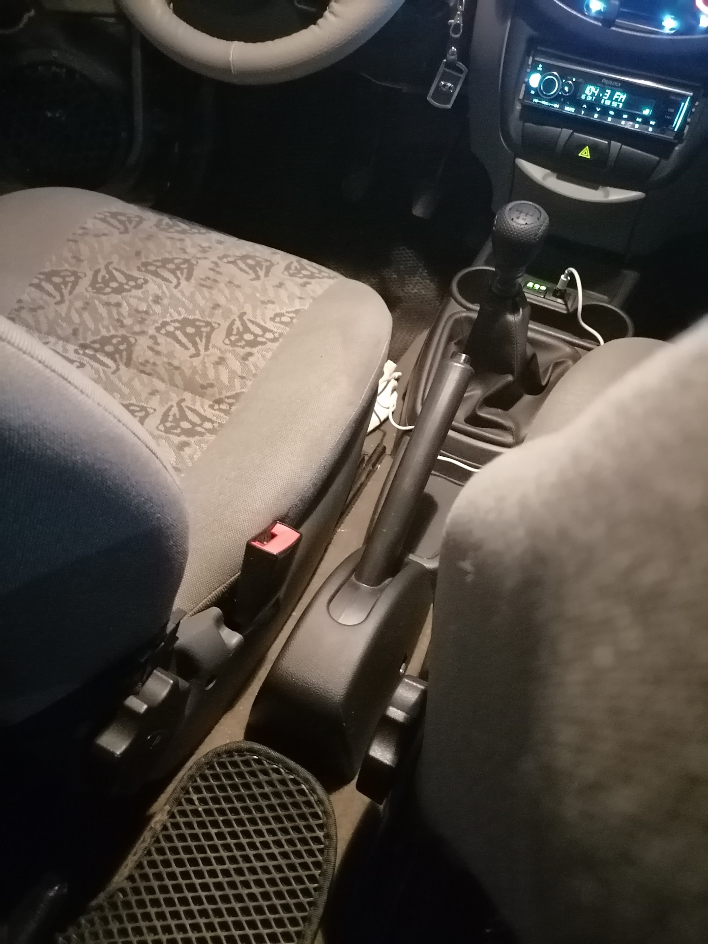 Замена рычага стояночного тормоза от Гранты FL — Lada Калина седан, 1,6 ...