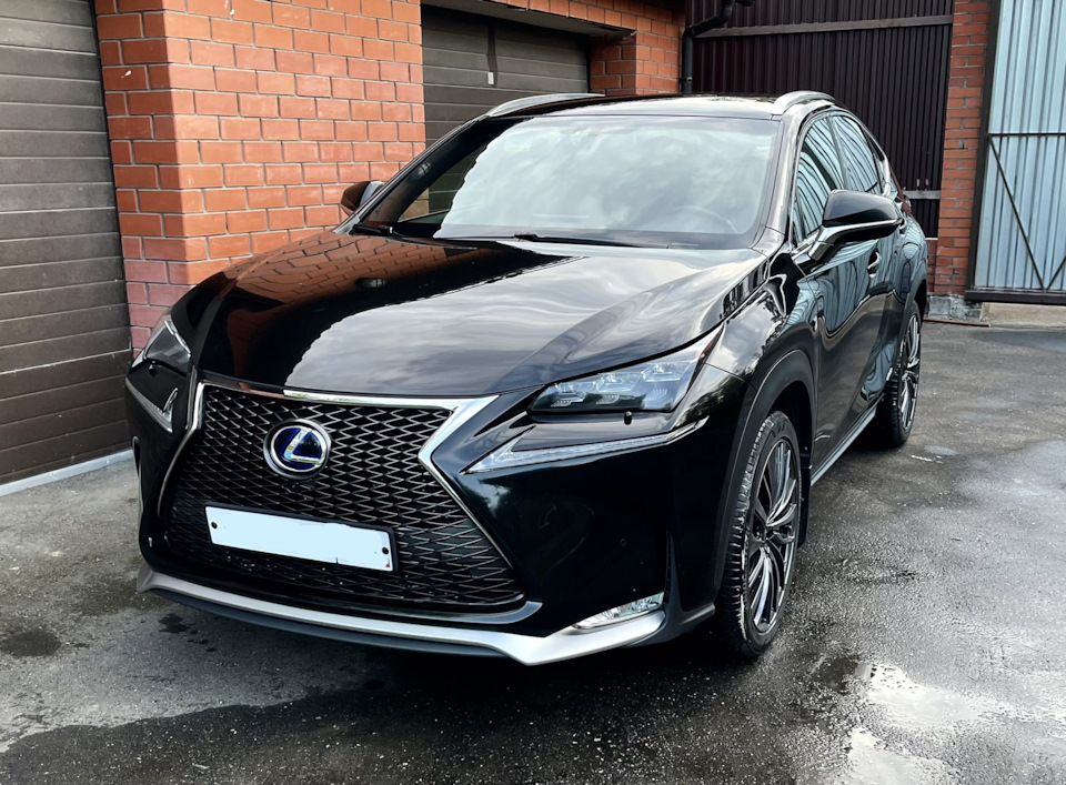 Фото в бортжурнале Lexus NX Hybrid (1G)