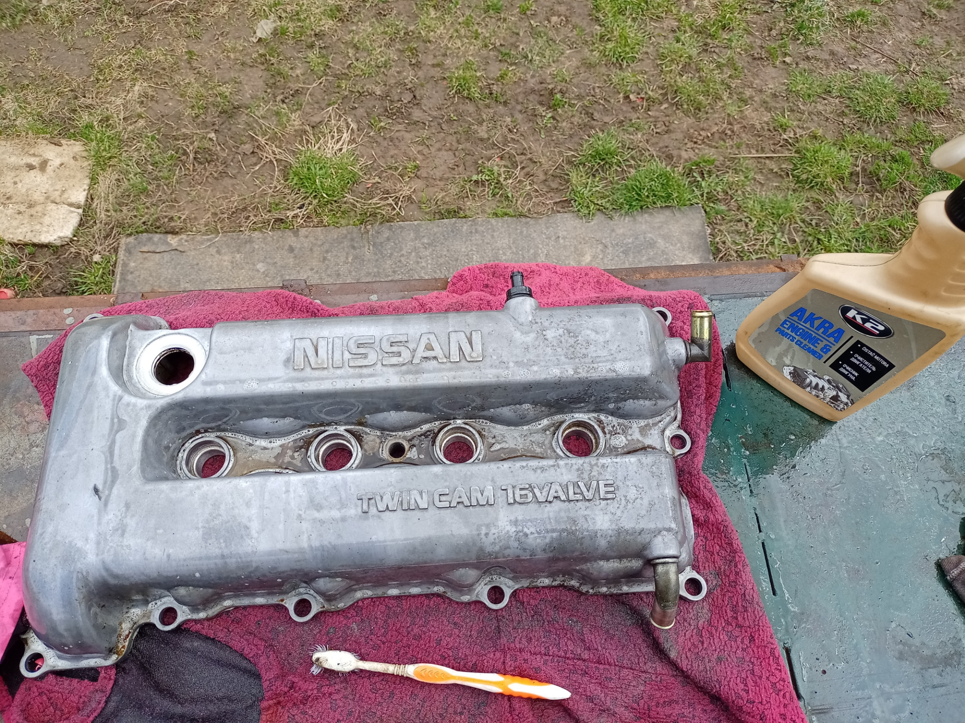 Замена прокладки клаппанной крышки SR20DE — Nissan Primera (P11-144), 2 ...