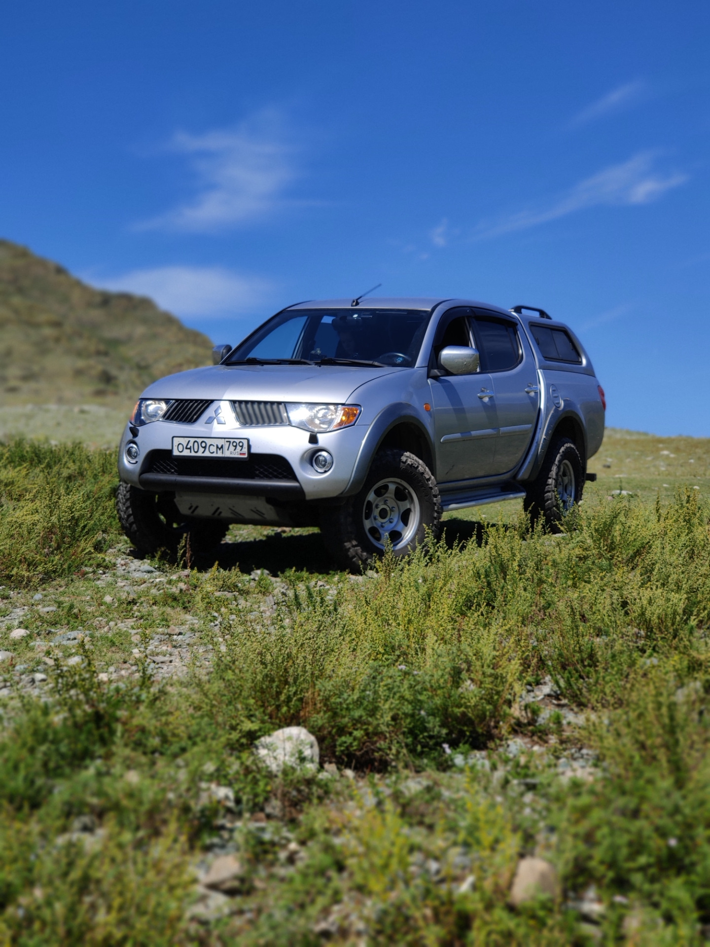 Машины на л. Мицубиси l200. Mitsubishi l200 2. Митсубиси л200. Митсубиси л200 200.