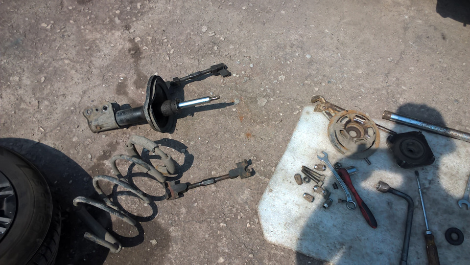 Photo from the logbook Mazda 626 IV (GE)