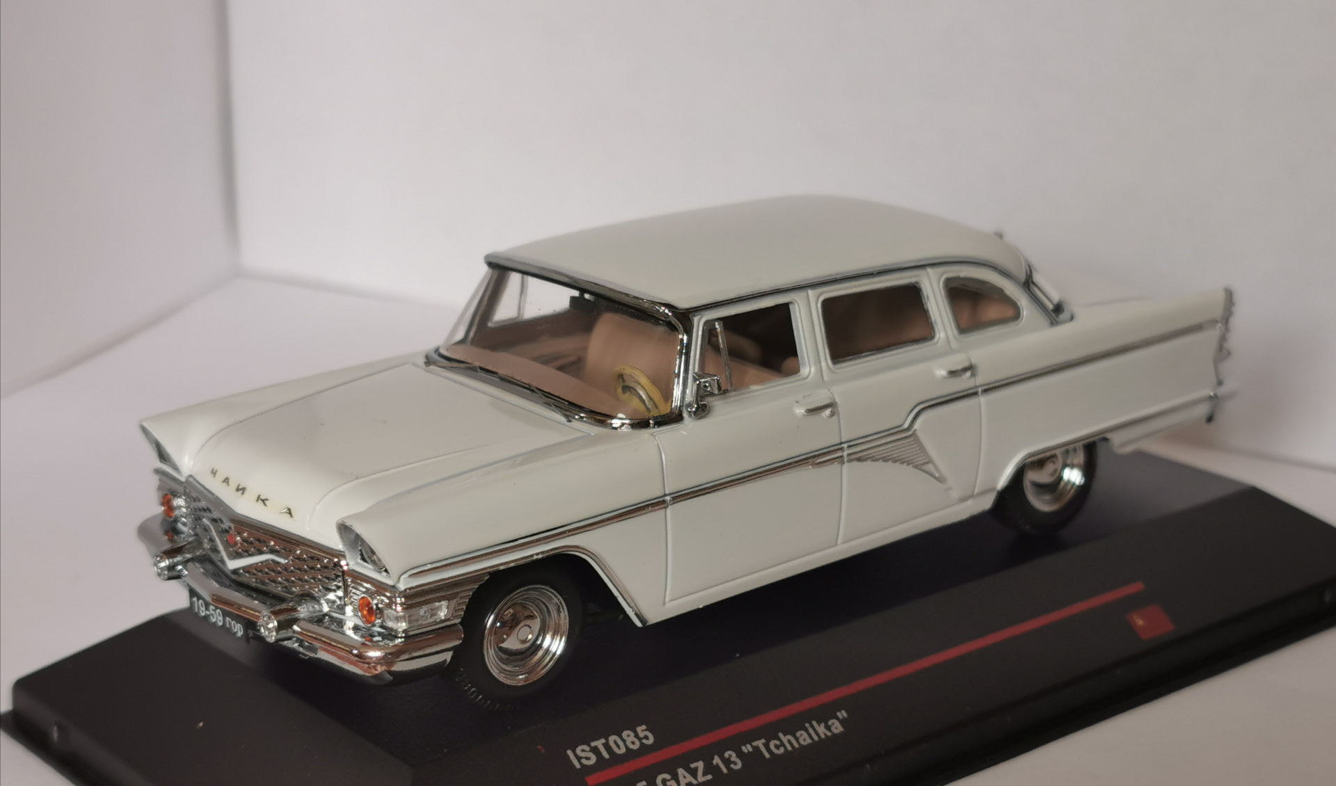 ГАЗ-13 Чайка. 1/43 IST — Сообщество «Масштабные Модели» на DRIVE2