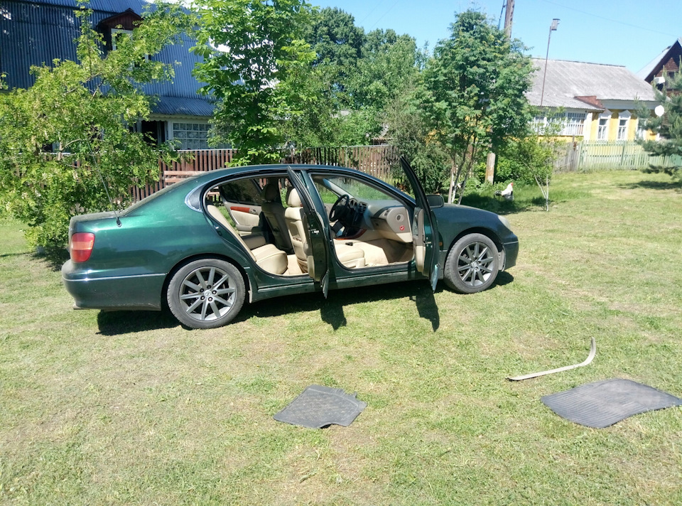 Снятие ковра, чистка и сушка — Lexus GS (JZS160), 3 л, 1999 года ...