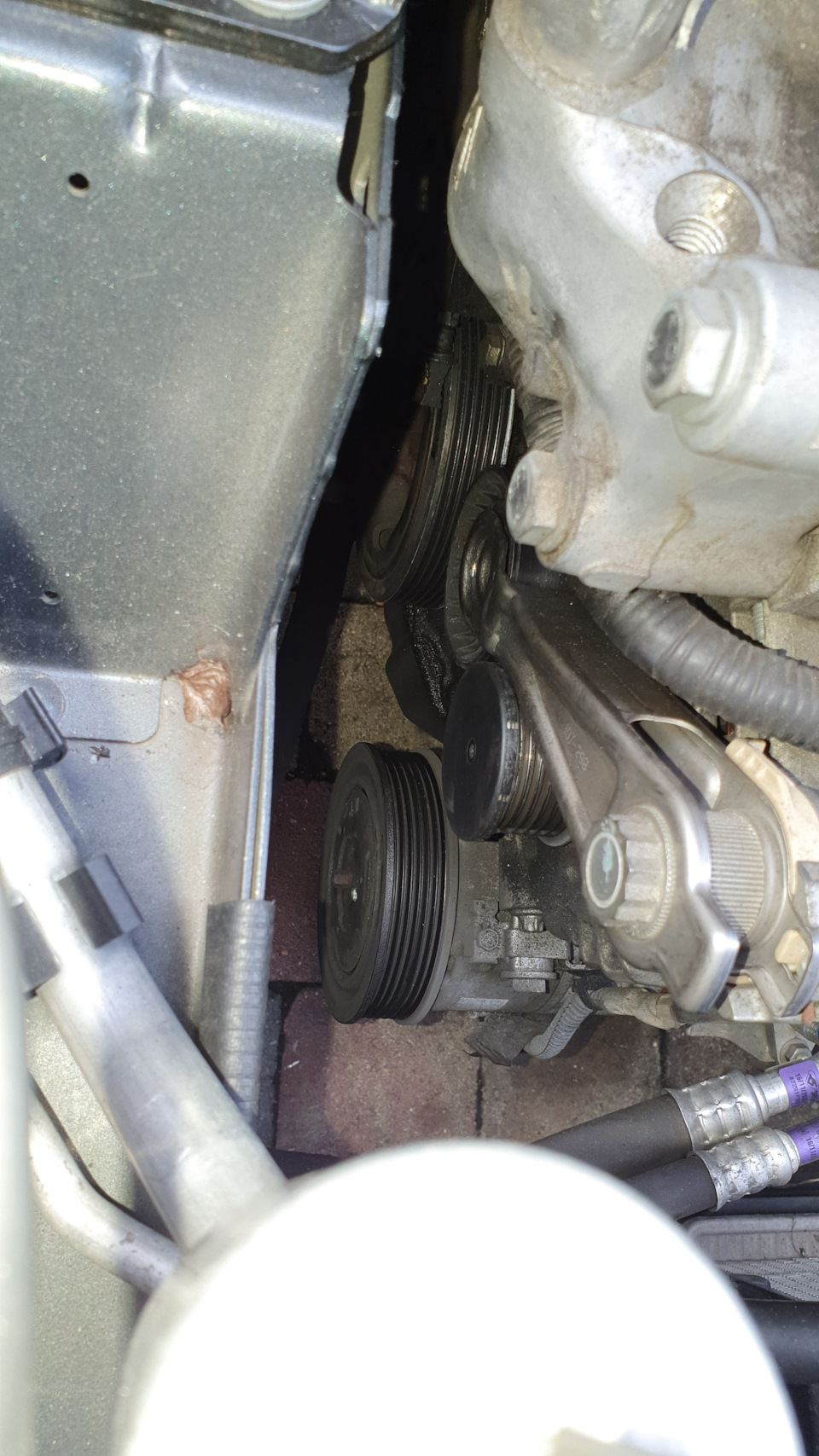 Ремень и натяжитель, люфт шкива кондиционера — Peugeot 308 (1G), 1,6 л ...