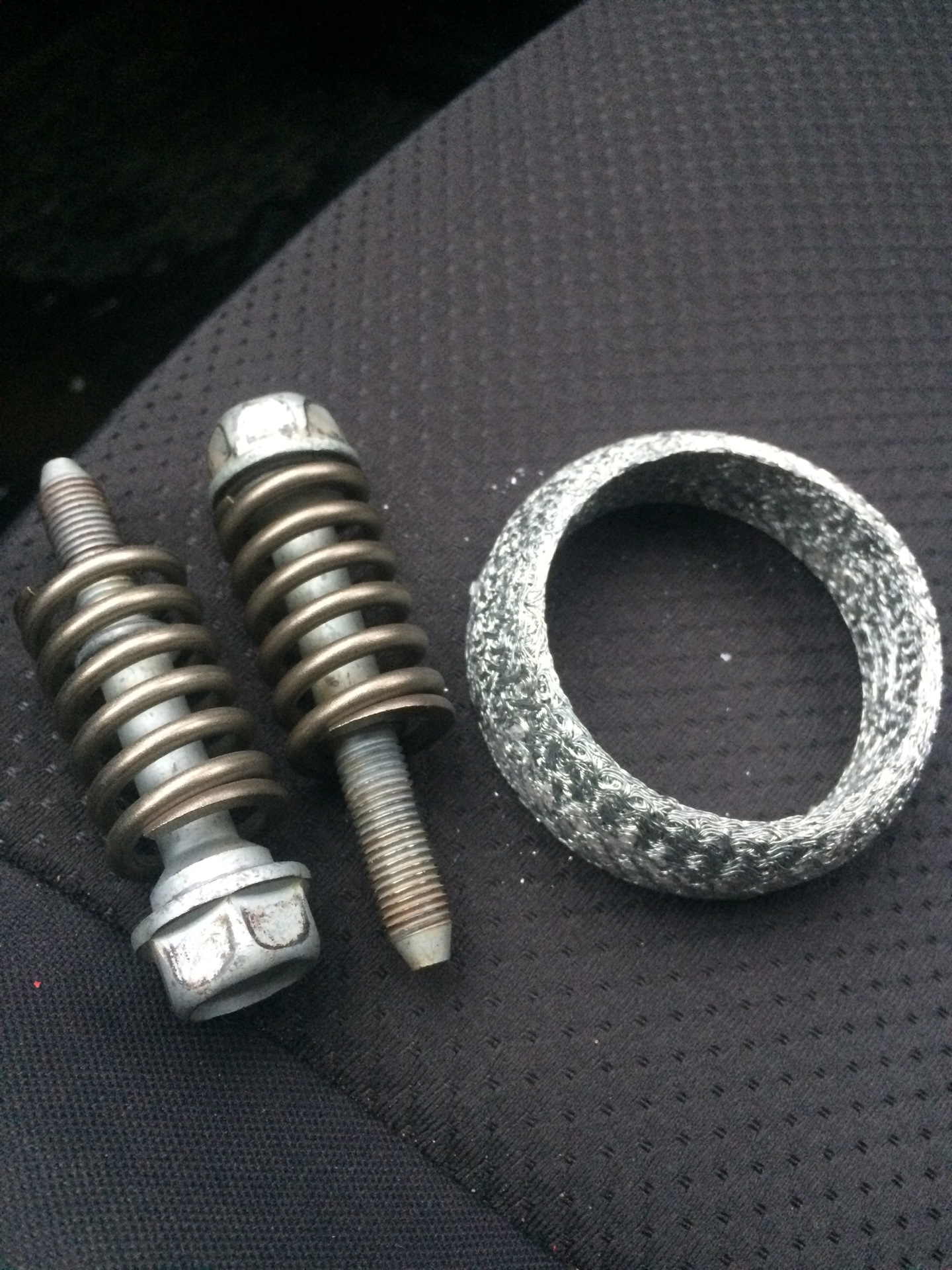 Замена пламегасителя и кольца-прокладки — KIA Cerato (2G), 1,6 л, 2011 ...