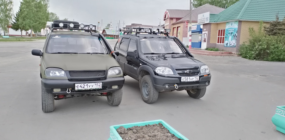 Проставки задние нива шевроле. Проставки на ниву Шевроле. Проставки под пружины Нива Шевроле. Пружины на Шеви ниву задние +50. Проставки под передние пружины Шевроле Нива.