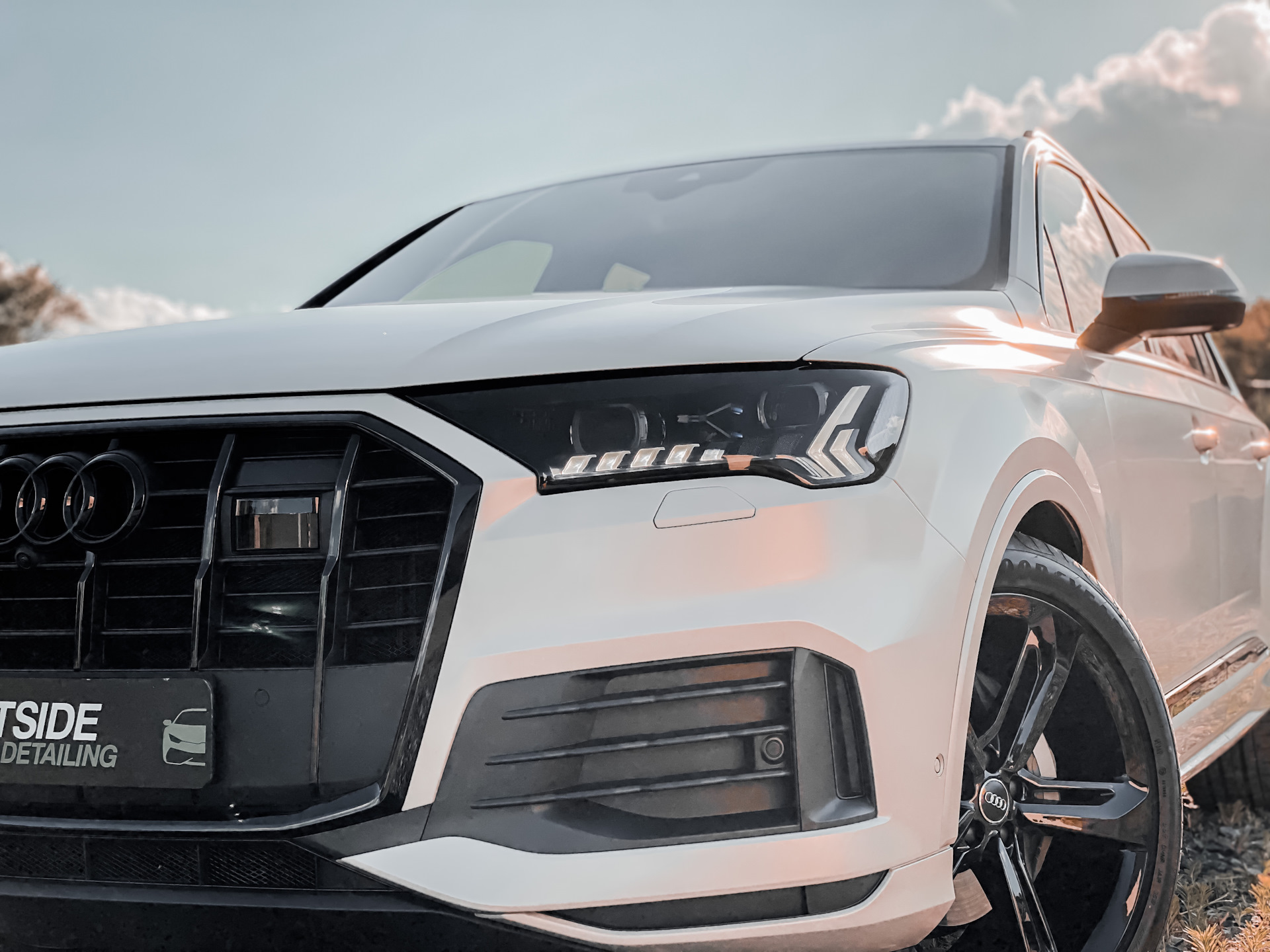 Виниловая полоса Audi q8