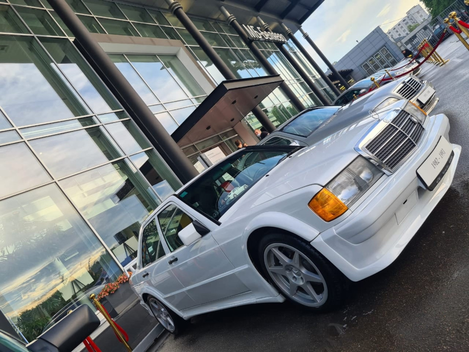 На презентации нового С class w206 в MB Беляево — Mercedes-Benz 190 ...