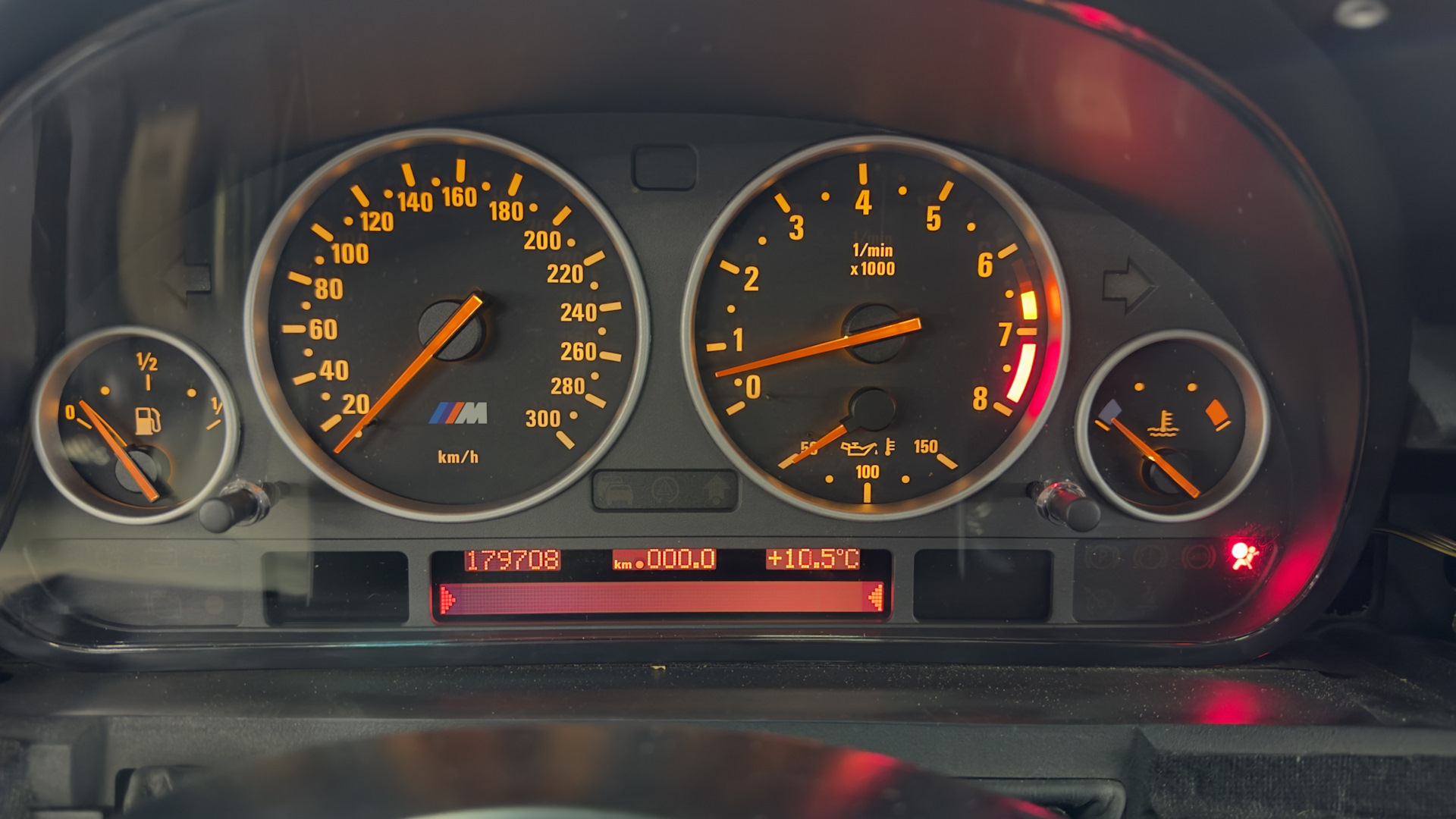 Приборка м5 — BMW 5 series (E39), 3 л, 2001 года | стайлинг | DRIVE2