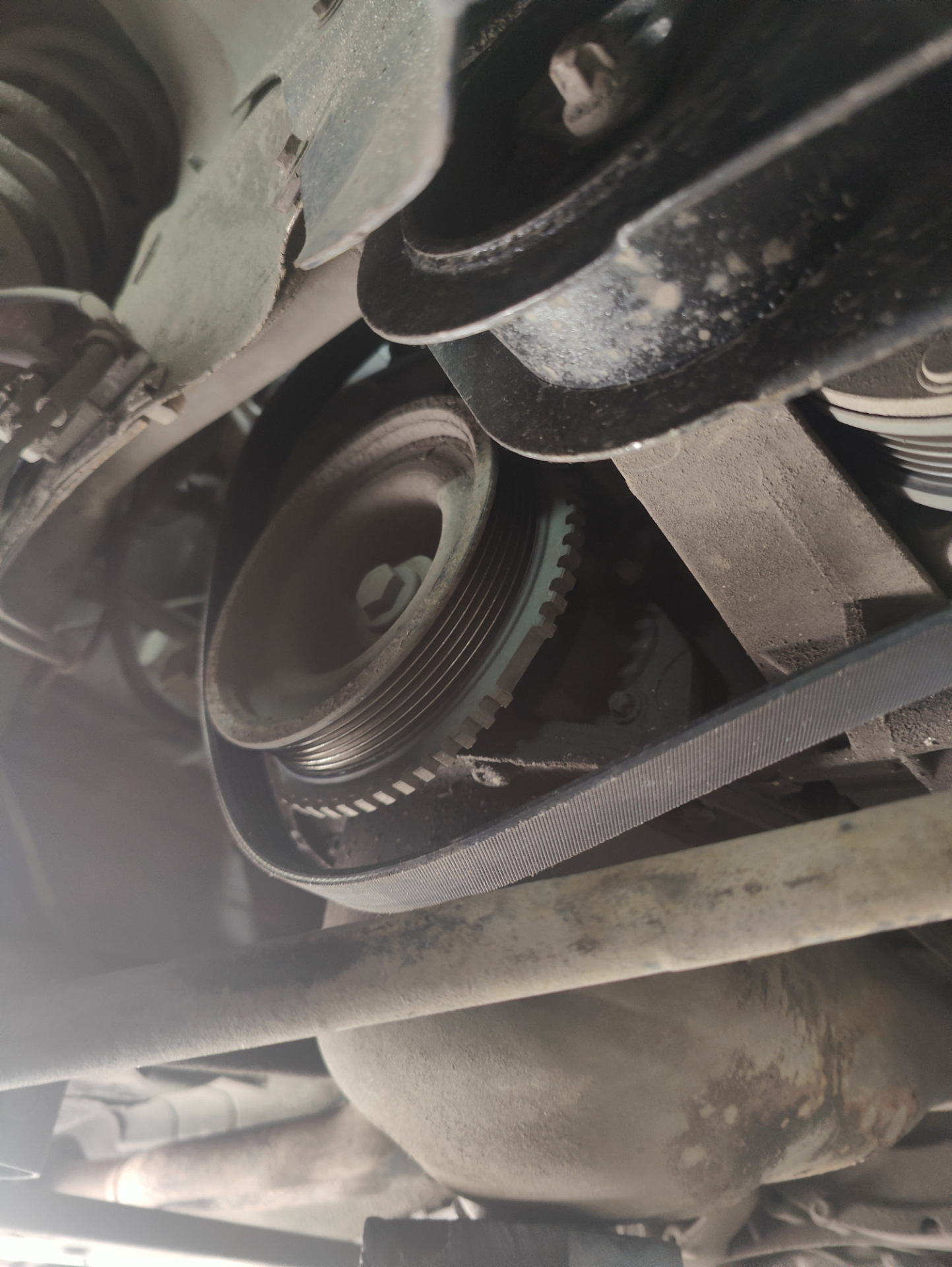 Ремень и ролик генератора/ кондиционера — Lada Калина 2 Спорт, 1,6 л ...