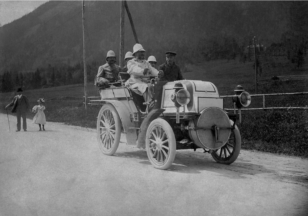 Автомобиль Мерседес 1899 Даймлер