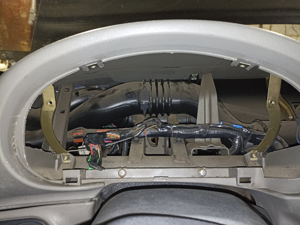 Как снять блок сигнализации на Калине? — Lada Калина хэтчбек, 1,6 л ...