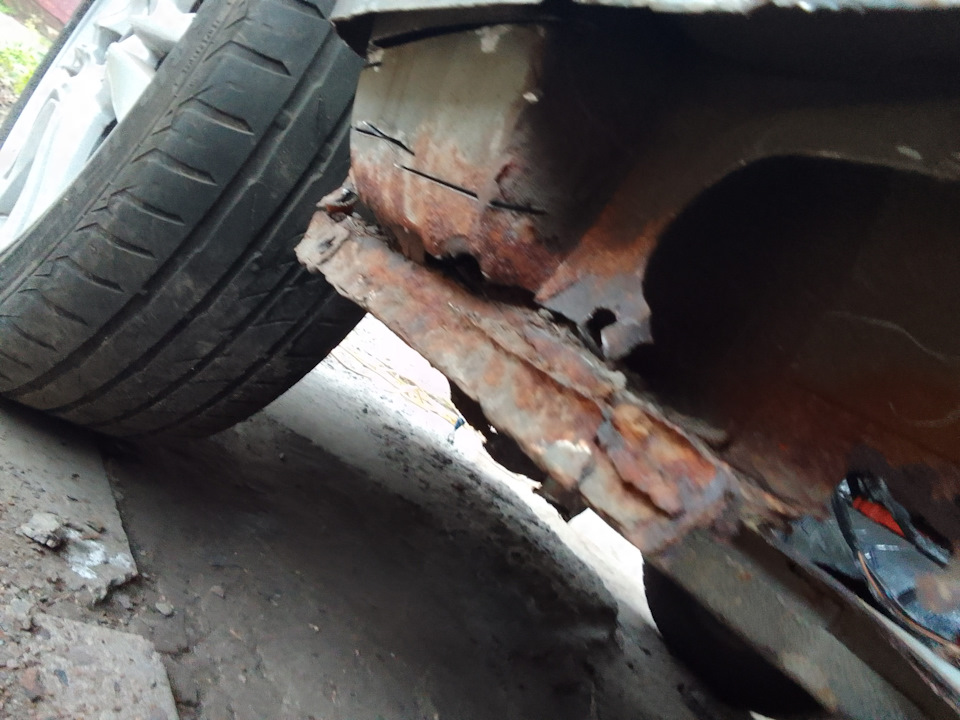 Пороги на Приору из профтрубы — Lada Приора седан, 1,6 л, 2009 года ...