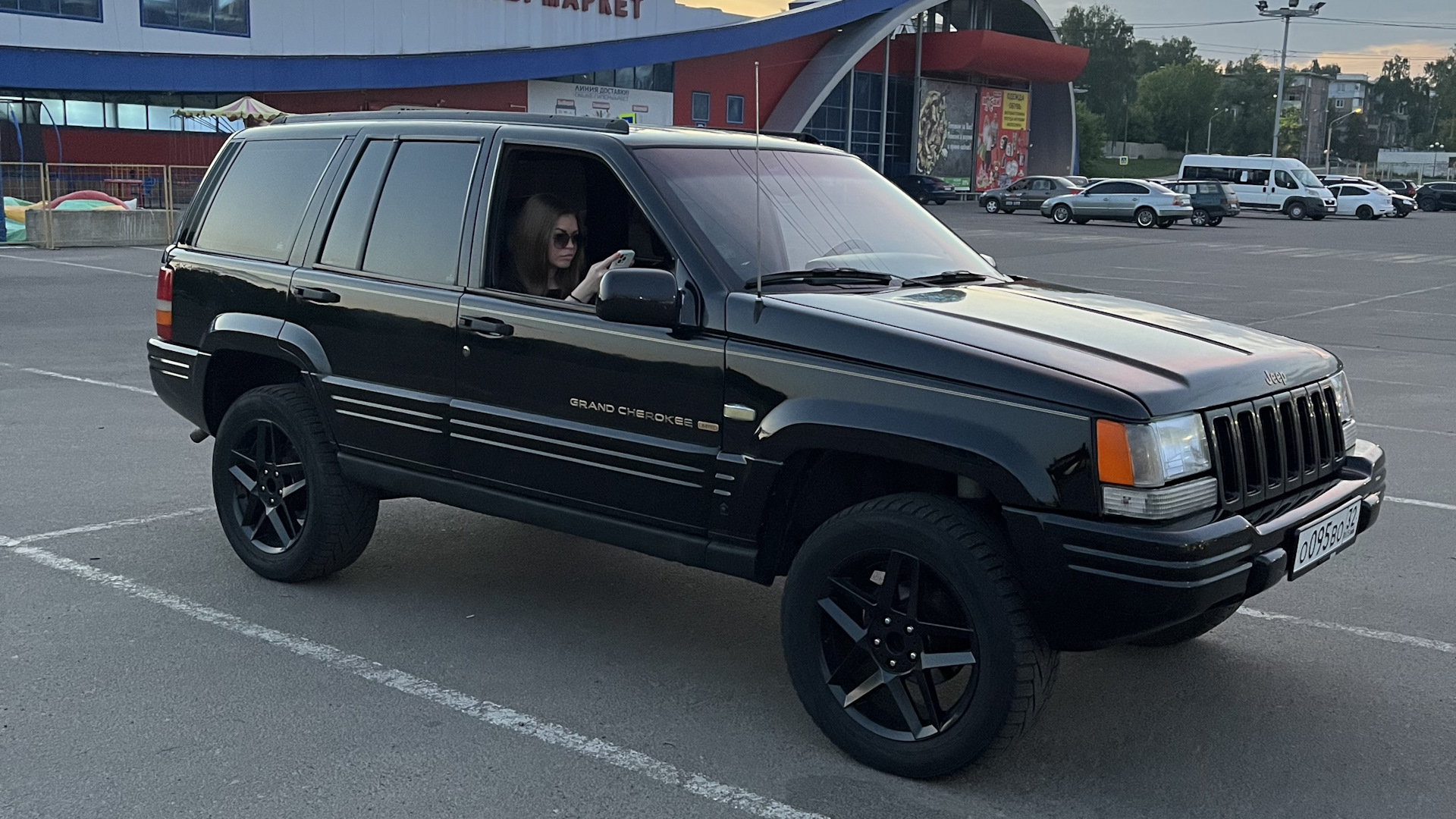 Jeep Grand Cherokee (ZJ) 5.2 бензиновый 1997 | Адская колесница на DRIVE2