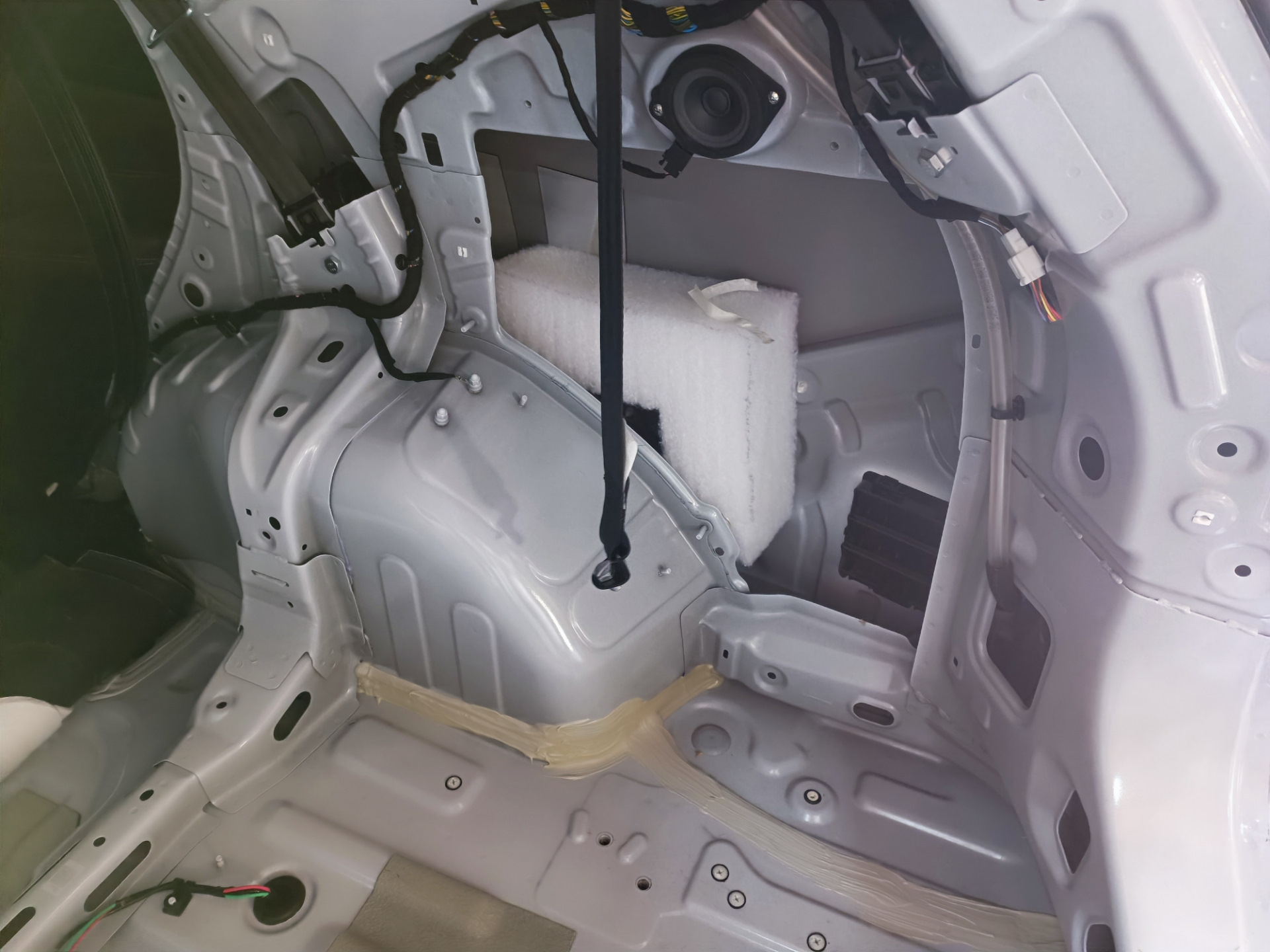 Шумоизоляция багажника и арок на чери тиго 8 про — Chery Tiggo 8 Pro, 1 ...